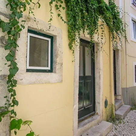 Апартаменти Lovelystay - Turquoise River View Ii