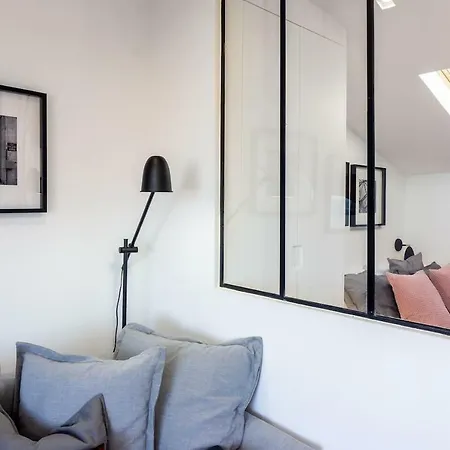 Lovelystay - Turquoise River View Ii