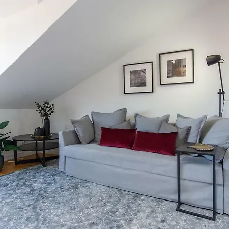 Lovelystay - Turquoise River View Ii Lisboa