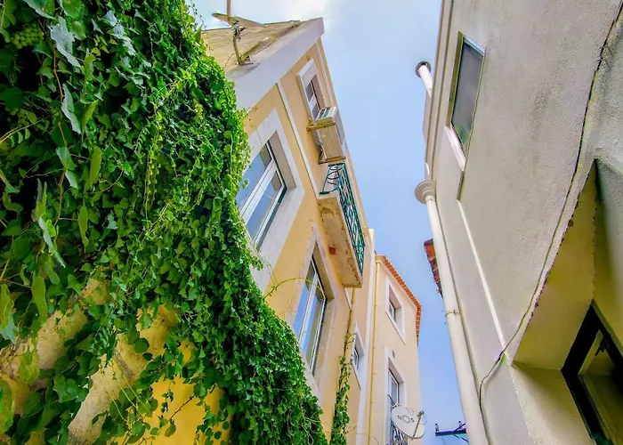 Lovelystay - Turquoise River View Ii Lisboa