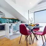 Lovelystay - Turquoise River View Ii *
