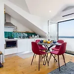 Lejlighed Lovelystay - Turquoise River View Ii